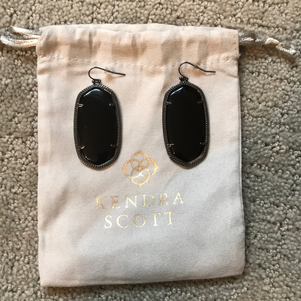 Black Kendra Scott Earrings and bag